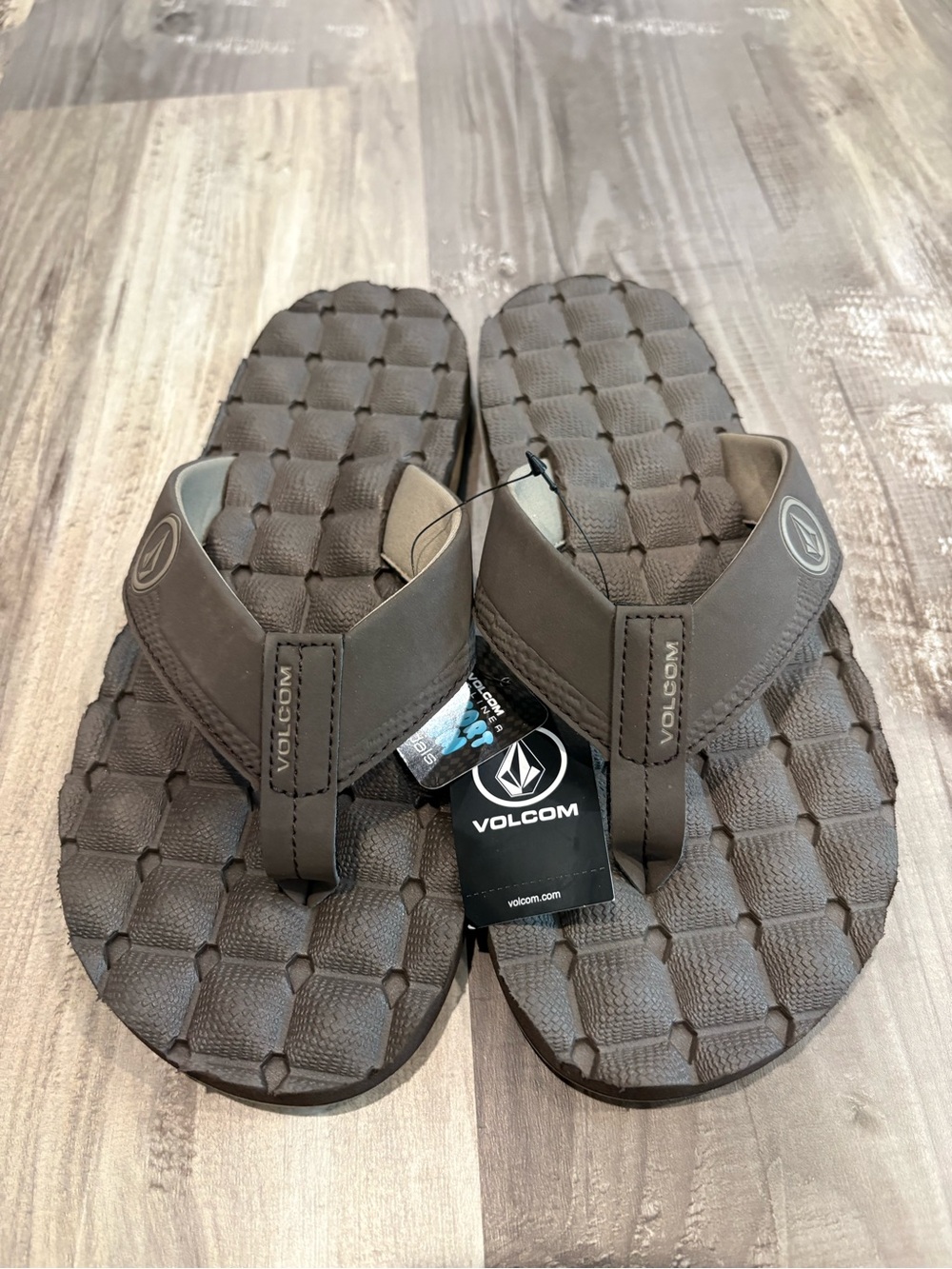 Volcom Men’s Recliner Dark Brown Quilted Flip Flops SZ 9 NWT